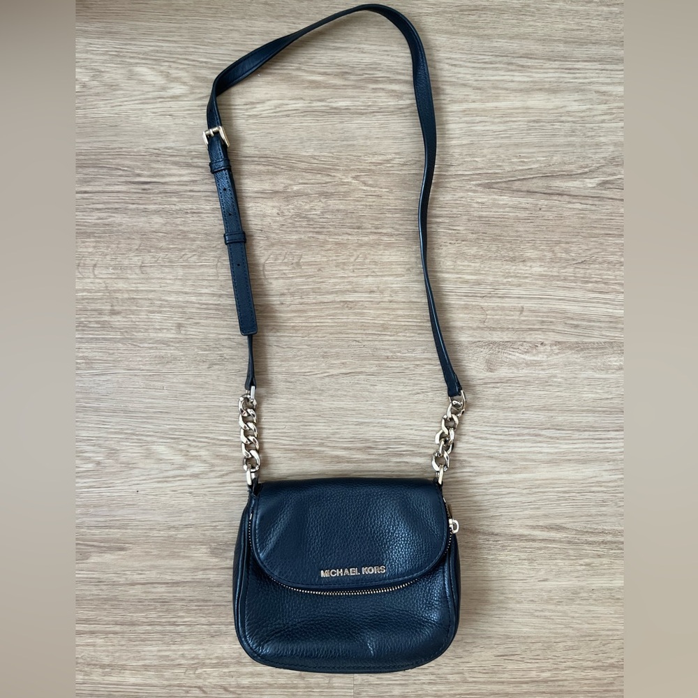 Cute Michael Kors Small Crossbody Purse good for every day 🌸